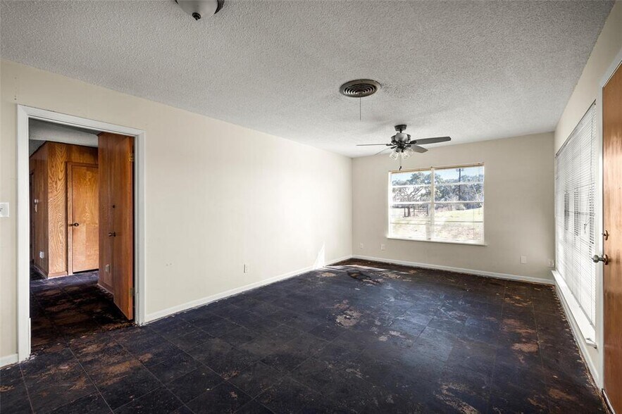 More Photos Of 24503 Ranch Road 12, Dripping Springs Office For Sale