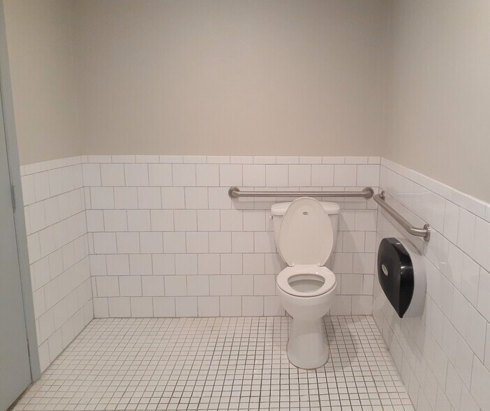 More Photos Of 5006 Trouble Creek Rd, New Port Richey Office For Sale