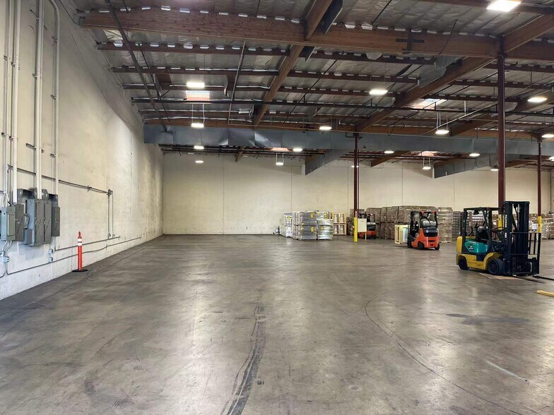 More Photos Of 20822 Currier Rd, City Of Industry Warehouse For Lease
