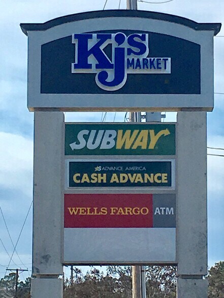 More Photos Of 155 Carolina Sq, Edgefield Supermarket For Lease