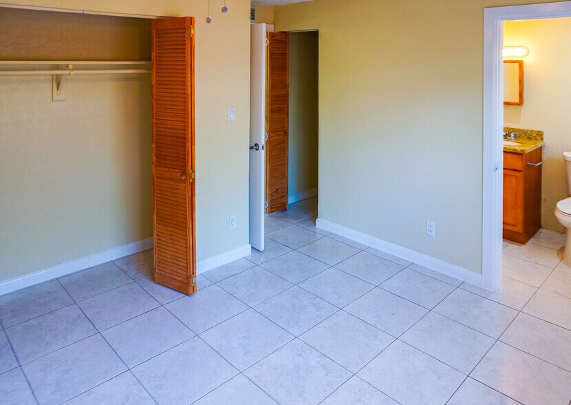 More Photos Of 700 SW 15th Ave, Fort Lauderdale Apartments For Sale