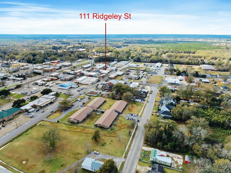 More Photos Of 111 W Ridgeley St, Atmore Storefront For Sale