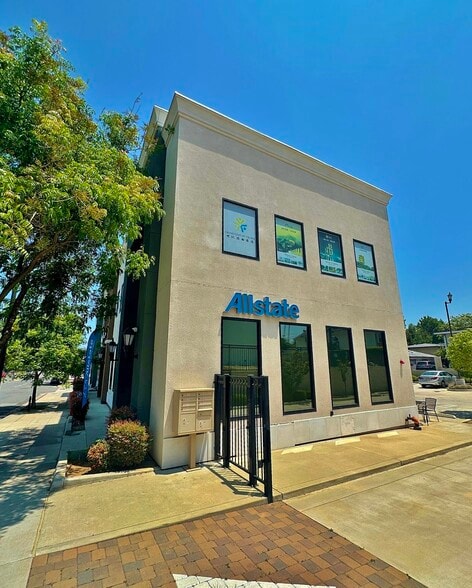 More Photos Of 2956 E Colorado Blvd, Pasadena General Retail For Lease