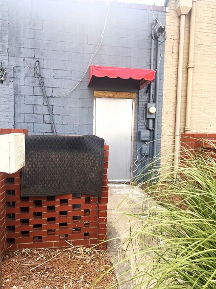 More Photos Of 112 Main St, Barnesville Restaurant For Sale