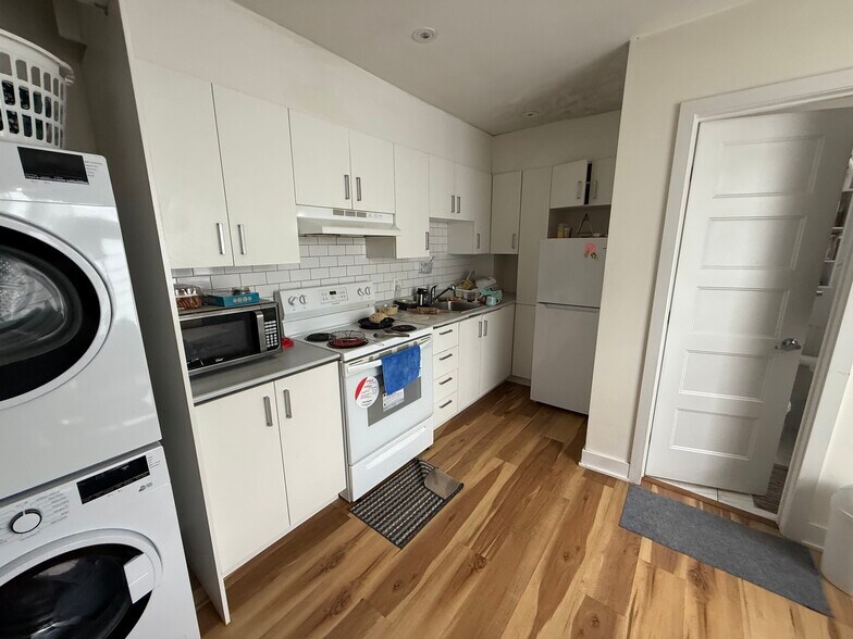 More Photos Of 8844 Rue Waverly, Montréal Multifamily For Sale