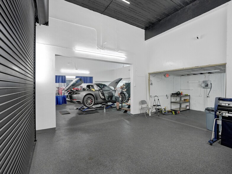 More Photos Of 15-21 NW 9th Ave, Fort Lauderdale Warehouse For Sale