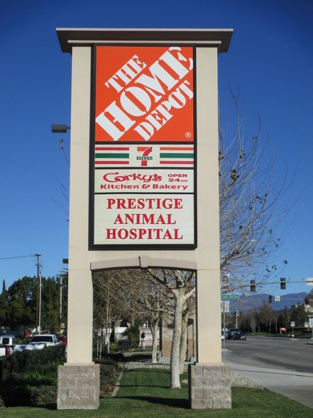 More Photos Of 10986 Sierra Ave, Fontana Freestanding For Lease