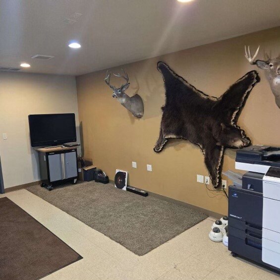 More Photos Of 836 38th Ave E, Dickinson Flex For Sale