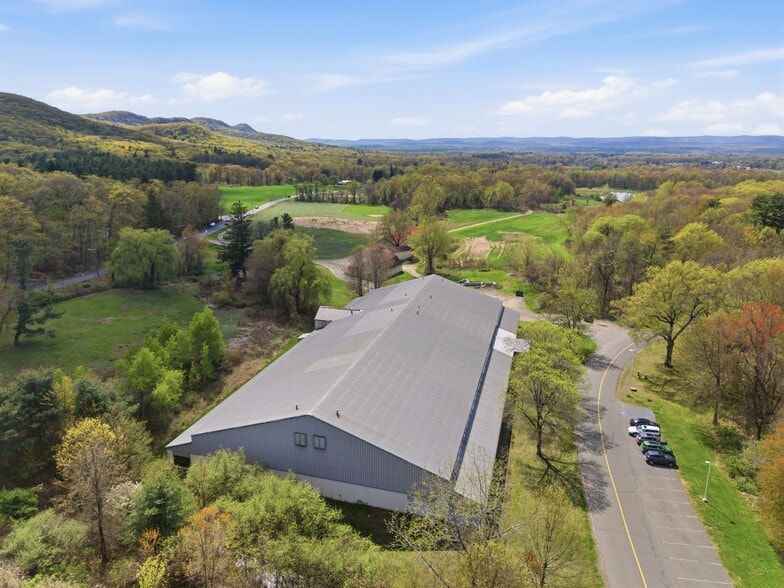More Photos Of 893 West St, Amherst Schools For Sale