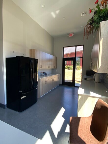 More Photos Of 720 Piper Farm Rd, Fayetteville Office For Lease