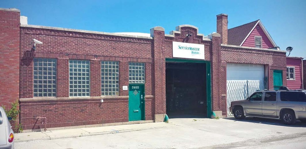Primary Photo Of 4714-4716 W Walton St, Chicago Warehouse For Sale