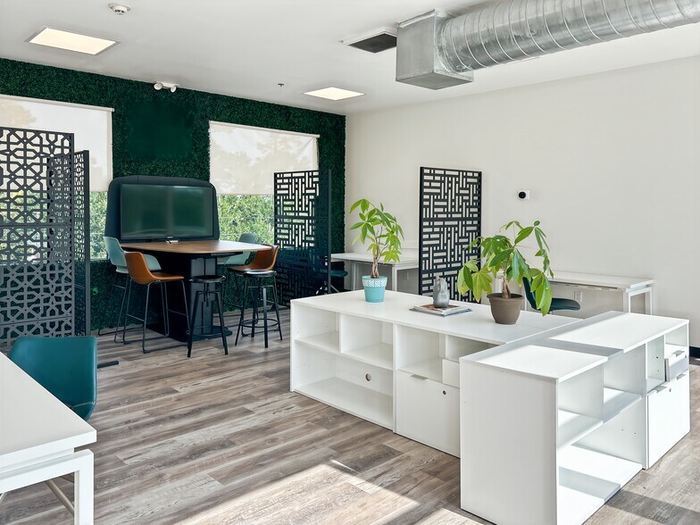 More Photos Of 25814 Budde Rd, Spring Loft Creative Space For Sale