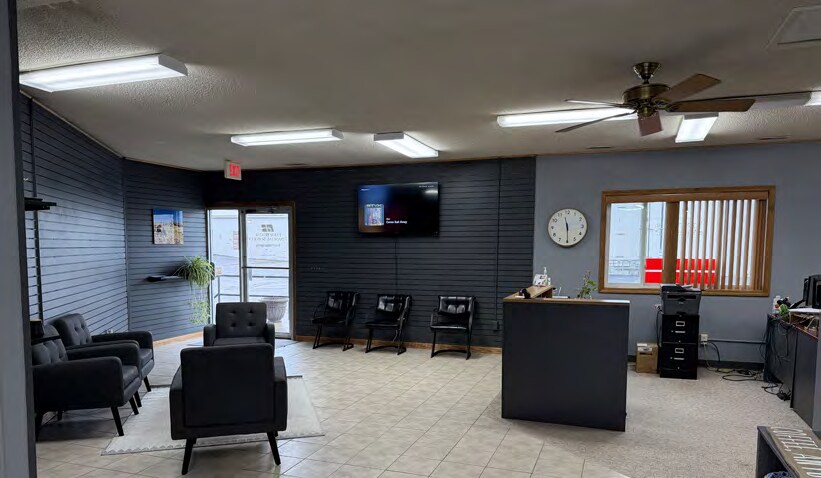 More Photos Of 2201 W 25th St, Lawrence Office For Sale