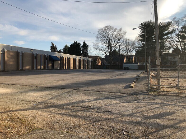 More Photos Of 4505 W Broad St, Richmond Freestanding For Lease