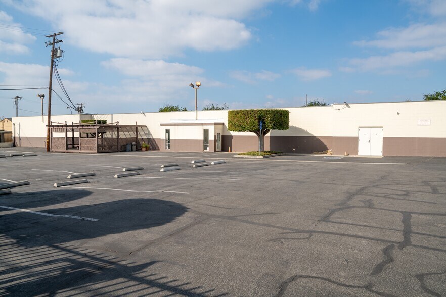 More Photos Of 230 E Spruce Ave, Inglewood Freestanding For Sale