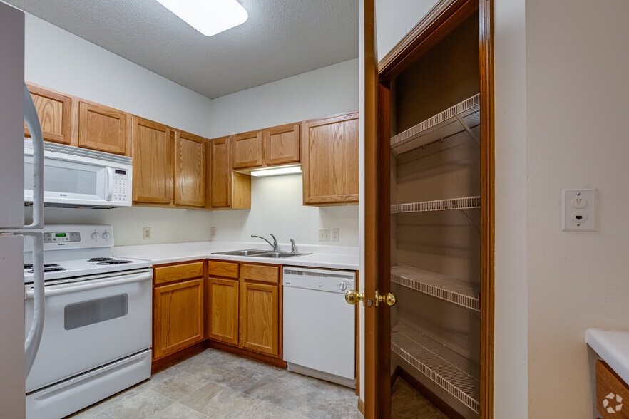 More Photos Of 2225 Orleans St W, Stillwater Apartments For Sale