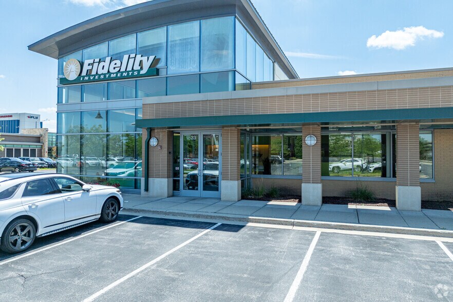 More Photos Of 1823 Freedom Dr, Naperville Bank For Sale