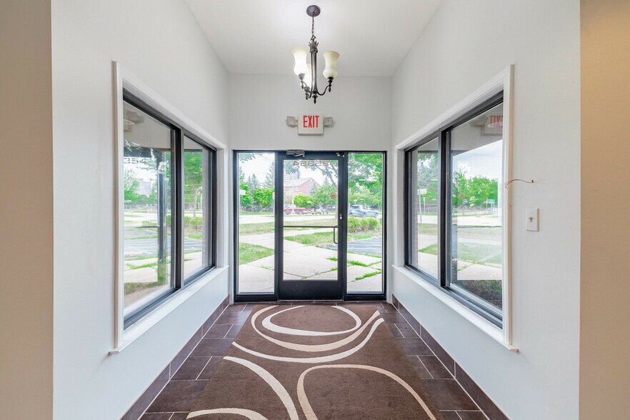 More Photos Of 25354 Evergreen Rd, Southfield Medical For Lease