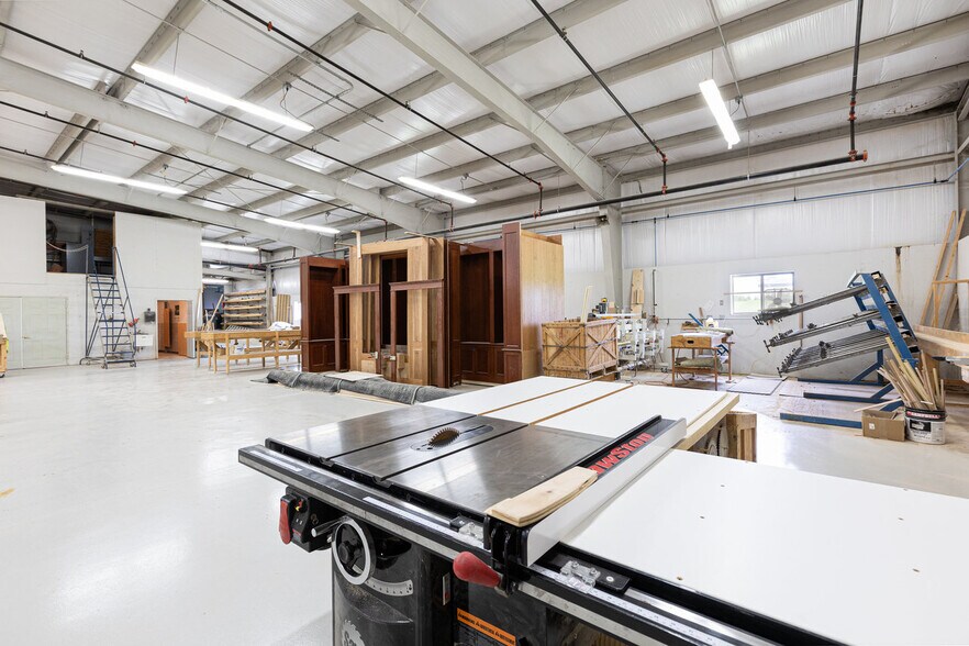 More Photos Of 641 Acorn Dr, Harrisonburg Manufacturing For Sale