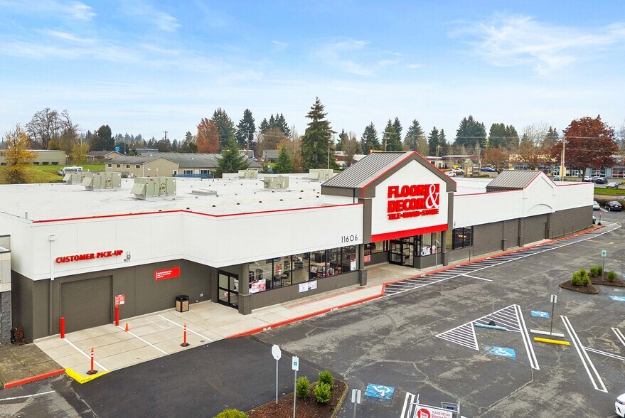 Primary Photo Of 11608 NE 76th St, Vancouver Storefront For Sale