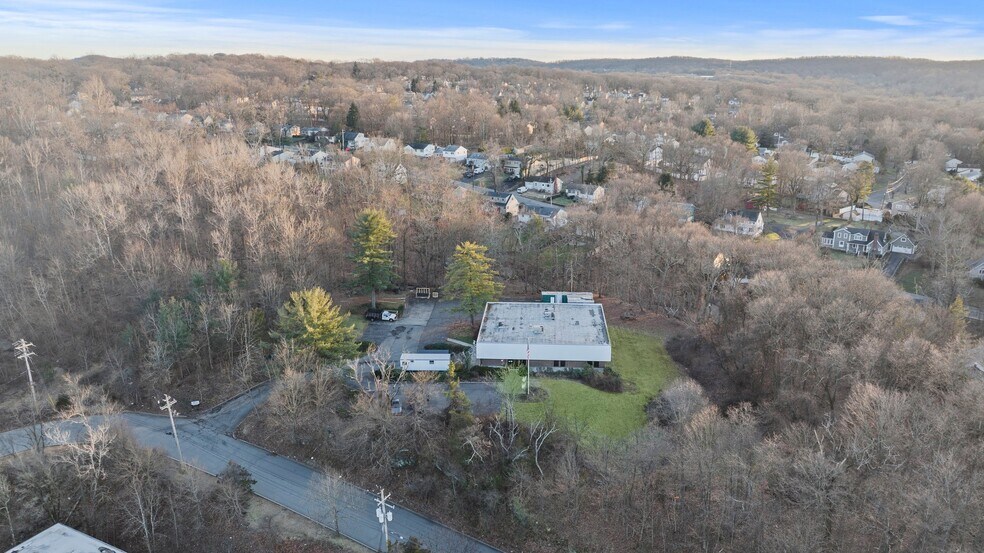 More Photos Of 6 Raritan Rd, Oakland Warehouse For Sale