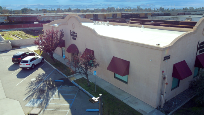 Primary Photo Of 2725 16th St, Bakersfield Medical For Lease