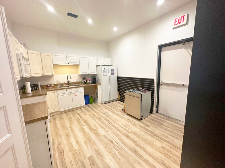 More Photos Of 36150 Emerald Coast Pky, Destin Freestanding For Lease