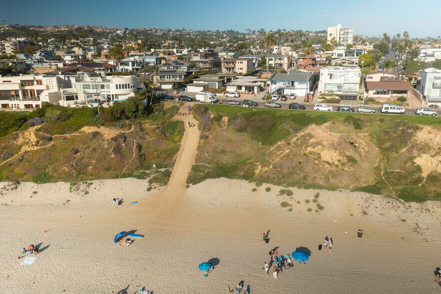 More Photos Of 4933 Ocean Blvd, San Diego Multifamily For Sale