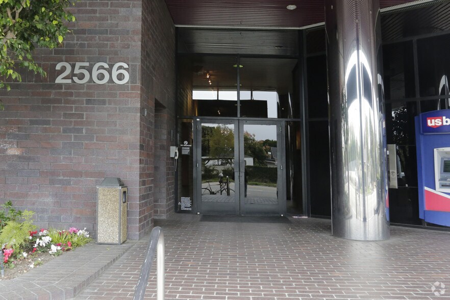 More Photos Of 2566 Overland Ave, Los Angeles Medical For Lease