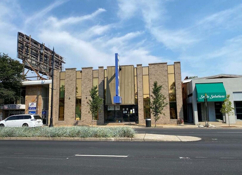 Primary Photo Of 7026 W North Ave, Chicago Office For Sale