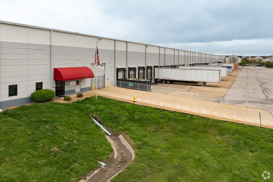 Primary Photo Of 415 Axminister Dr, Fenton Warehouse For Lease