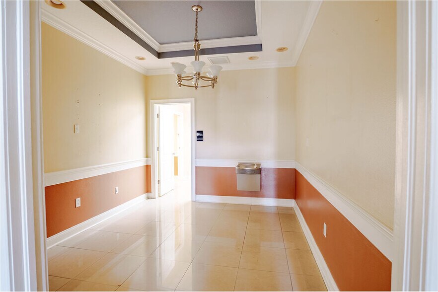 More Photos Of 1779-1783 S Kings Ave, Brandon Medical For Lease