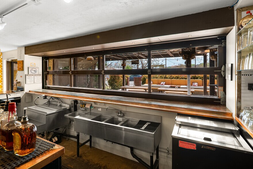 More Photos Of 102 E Pima St, Cottonwood Restaurant For Sale