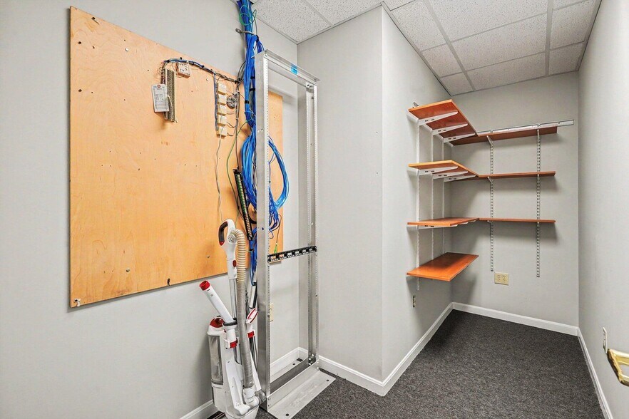 More Photos Of 6900 Houston Rd, Florence Office For Lease