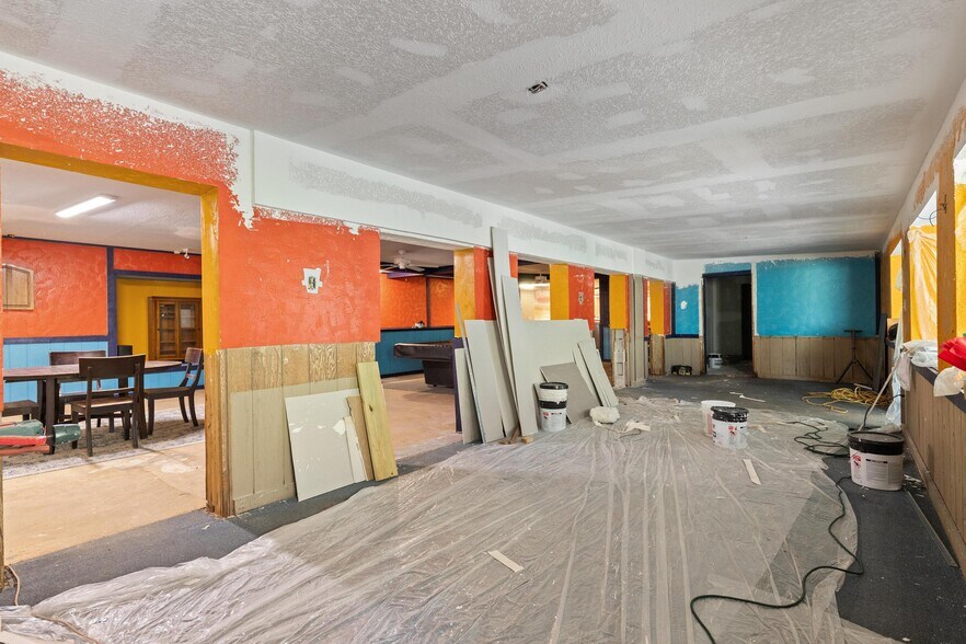 More Photos Of 6024 Cortez Blvd, Weeki Wachee General Retail For Sale