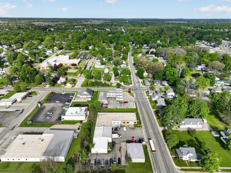 More Photos Of 808 W Lincoln Ave, Goshen Light Distribution For Sale