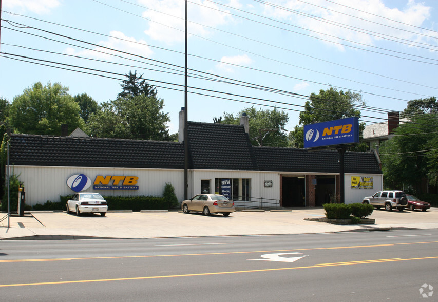 Primary Photo Of 868 National Rd, Wheeling Auto Repair For Sale