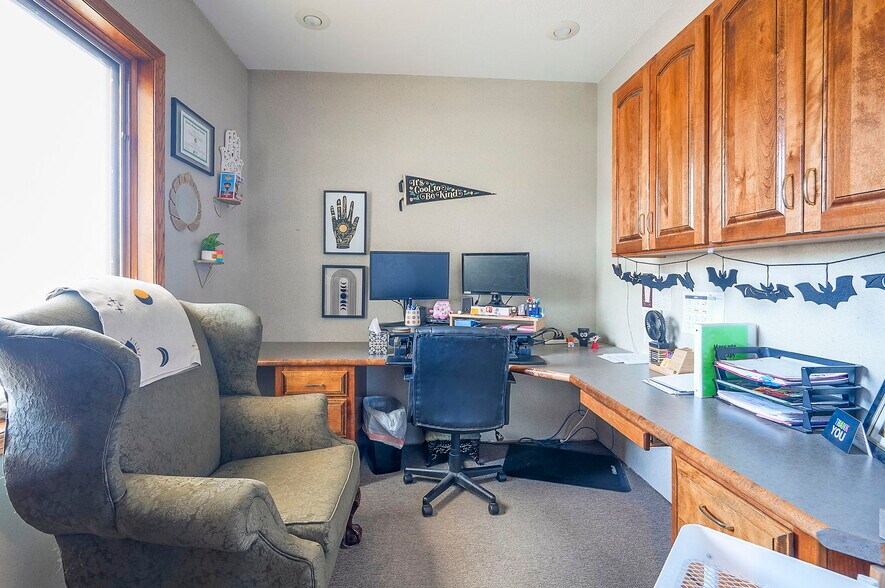 More Photos Of 425 W Pine St, Raymore Medical For Sale