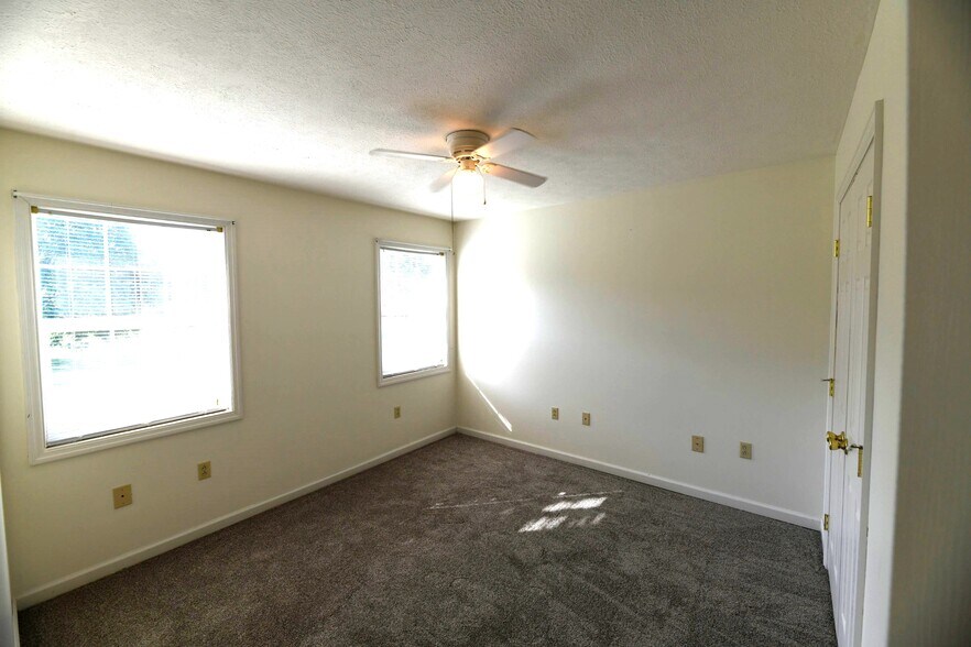 More Photos Of 3226 Cathedral Caverns Rd, Grant Apartments For Sale