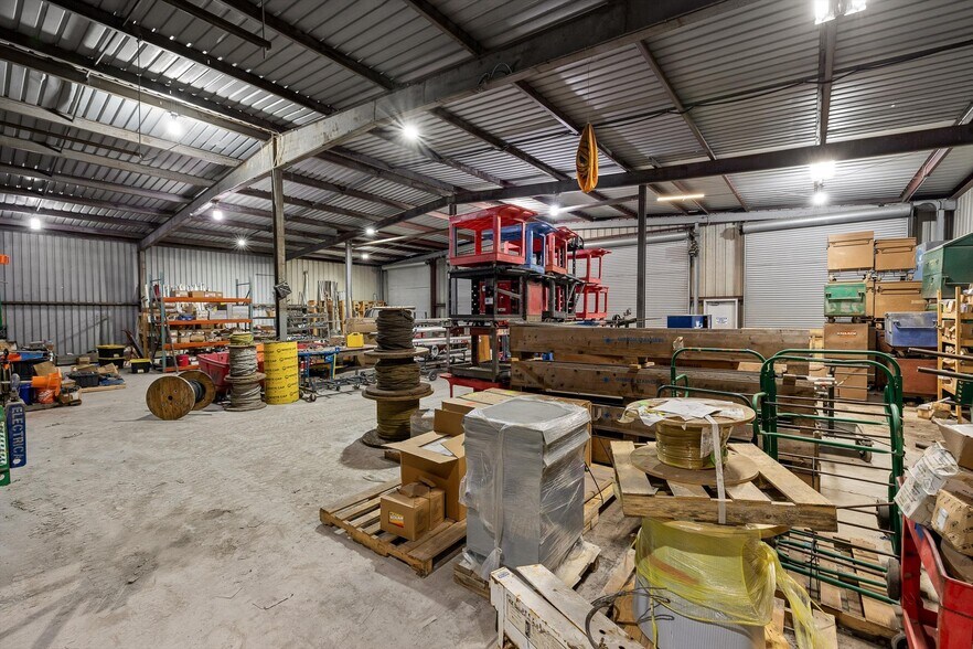 More Photos Of 1801 E 23rd St, Chattanooga Light Distribution For Lease