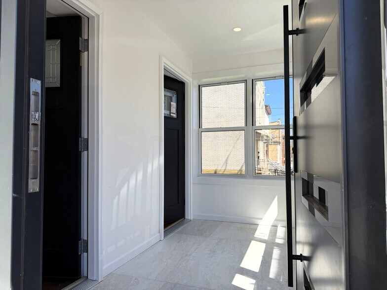More Photos Of 189 Saint Marys Ave, Staten Island Apartments For Sale