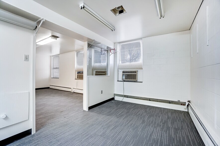 More Photos Of 1106 E High St, Springfield Schools For Sale