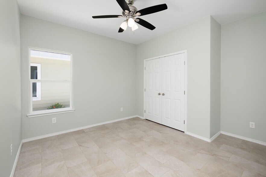 More Photos Of 222 Mahl St, Edinburg Apartments For Sale