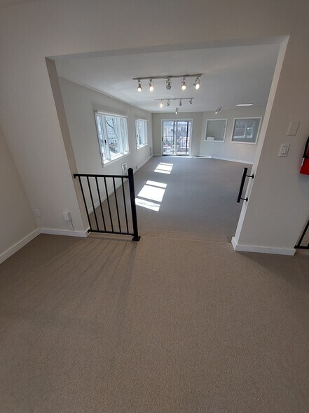 More Photos Of 2106 NW Vernon Pl, Seattle Loft Creative Space For Lease