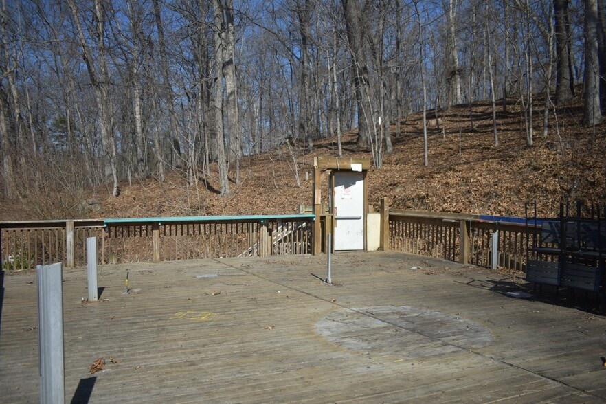 More Photos Of 1100 Westminster Rd, Reisterstown General Retail For Sale