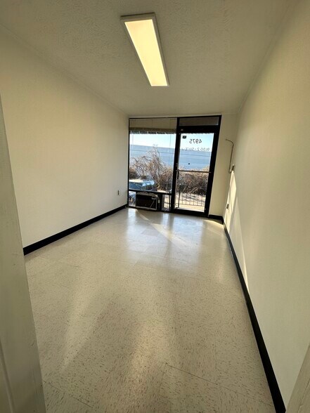 More Photos Of 4975 Clark Howell Hwy, Atlanta Warehouse For Lease