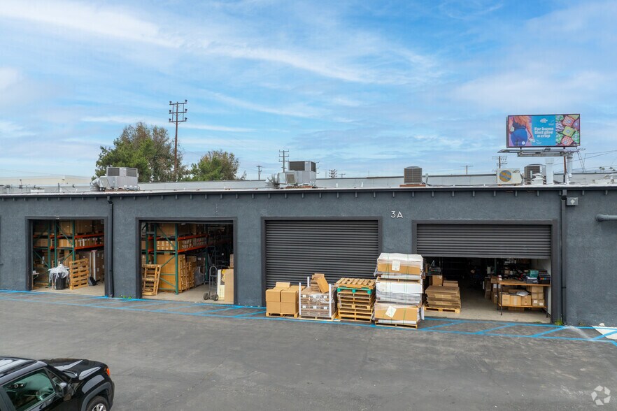 More Photos Of 2316 N San Fernando Rd, Los Angeles Warehouse For Lease