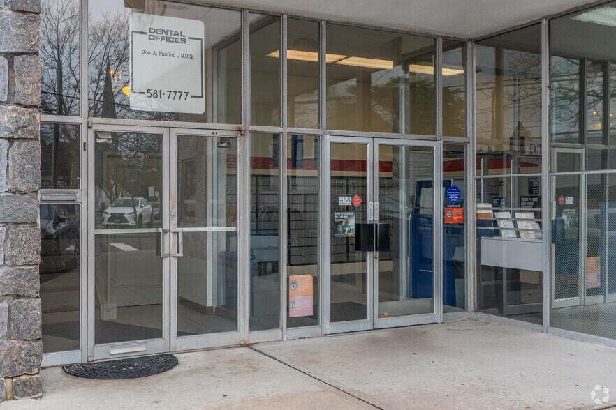 More Photos Of 309 Main St, Islip Office For Lease