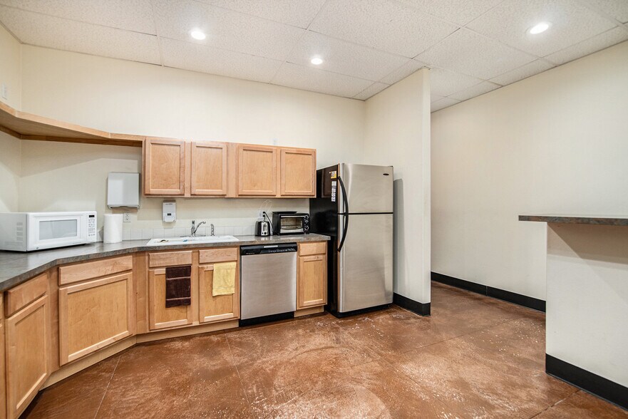 More Photos Of 10390 W Bradford Rd, Littleton Office Residential For Sale
