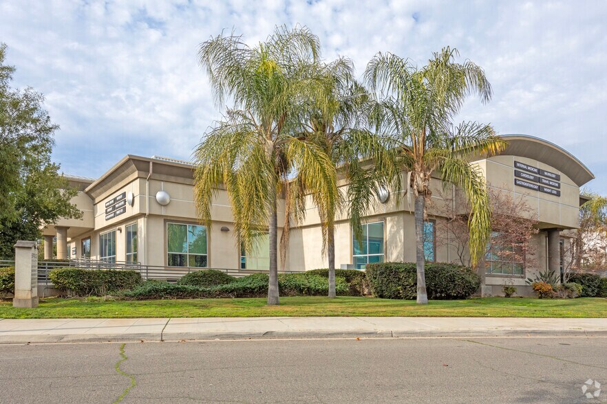 More Photos Of 1275 E Spruce Ave, Fresno Medical For Lease